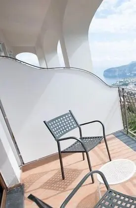 Classic Üç Kişilik Oda, Kısmi Deniz Manzaralı