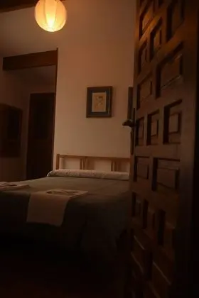 Tek Büyük veya İki Ayrı Yataklı Oda (+Surf course)
