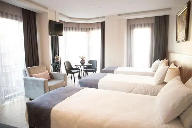 Corner Room Üç Kişilik, Şehir Manzaralı