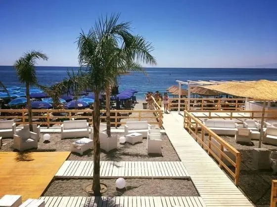 Basic Tek Büyük veya İki Ayrı Yataklı Oda