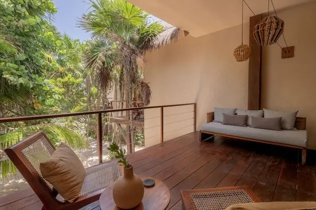 Süit, Balkon, Bahçe Manzaralı