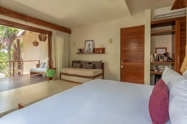 Süit, Balkon, Bahçe Manzaralı