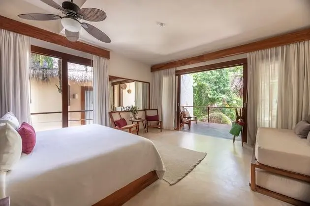 Süit, Balkon, Bahçe Manzaralı