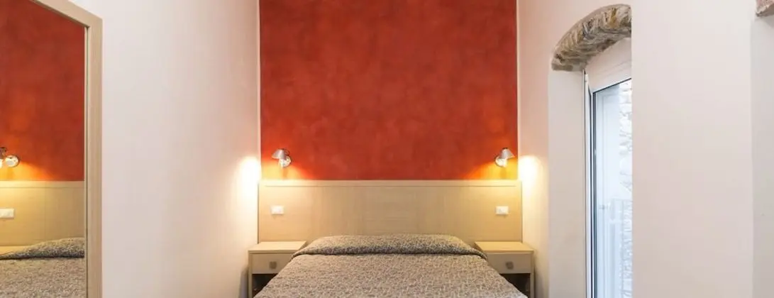 Basic Tek Büyük Yataklı Oda