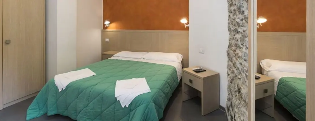 Basic Tek Büyük Yataklı Oda