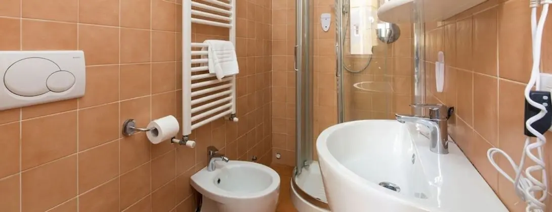 Basic Tek Büyük Yataklı Oda