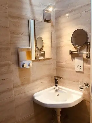 Tek Büyük veya İki Ayrı Yataklı Oda, Balkon