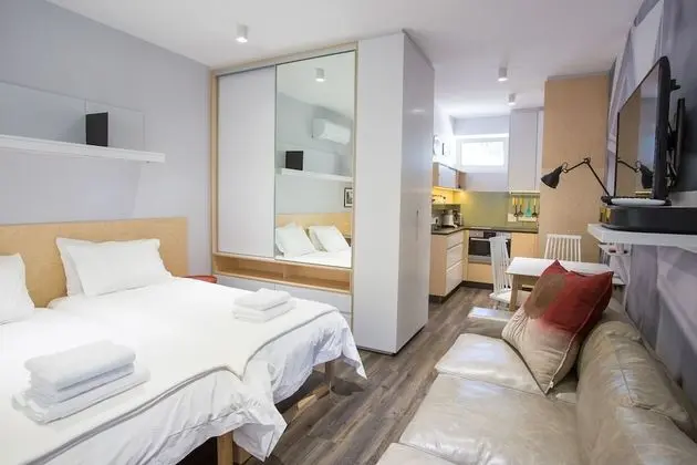 Laanhof 1 Studio Apartment