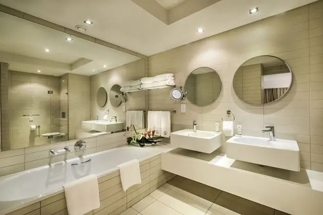 Luxury Tek Büyük Yataklı Oda