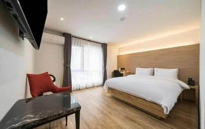 Premium Tek Büyük Yataklı Oda, 1 Çift Kişilik Yatak, Sigara İçilmez, Şehir Manzaralı