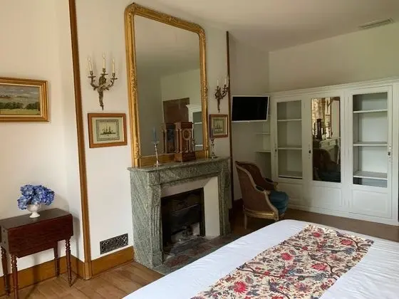 Family Süit, Banyolu/Duşlu, Park Manzaralı (Jean Baptiste Vuillaume)