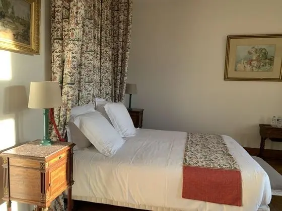 Superior Tek Büyük Yataklı Oda, Özel Banyo, Park Manzaralı (Chambre Jeanne Guesnet)