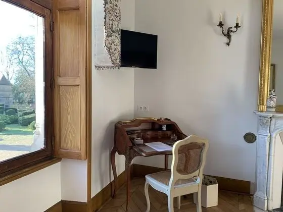 Superior Tek Büyük Yataklı Oda, Özel Banyo, Park Manzaralı (Chambre Jeanne Guesnet)