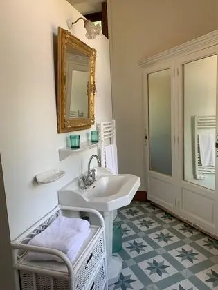 Superior Tek Büyük Yataklı Oda, Özel Banyo, Park Manzaralı (Chambre Jeanne Guesnet)
