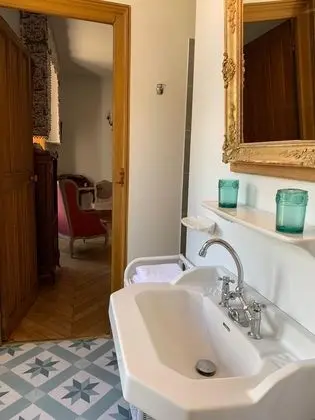 Superior Tek Büyük Yataklı Oda, Özel Banyo, Park Manzaralı (Chambre Jeanne Guesnet)