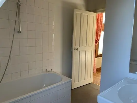 Tek Büyük Yataklı Oda, Banyolu/Duşlu, Park Manzaralı (Chambre Rose)