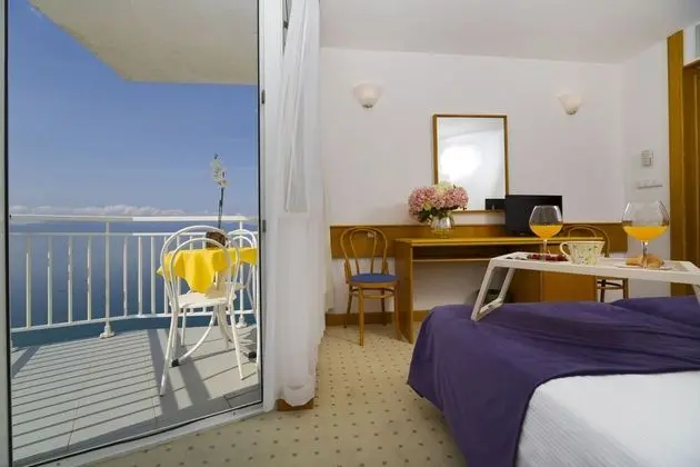 Comfort Tek Büyük Yataklı Oda, 1 Çift Kişilik Yatak, Balkon, Deniz Manzaralı