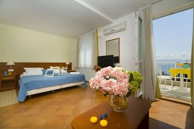 Premier Tek Büyük Yataklı Oda, Balkon, Deniz Manzaralı