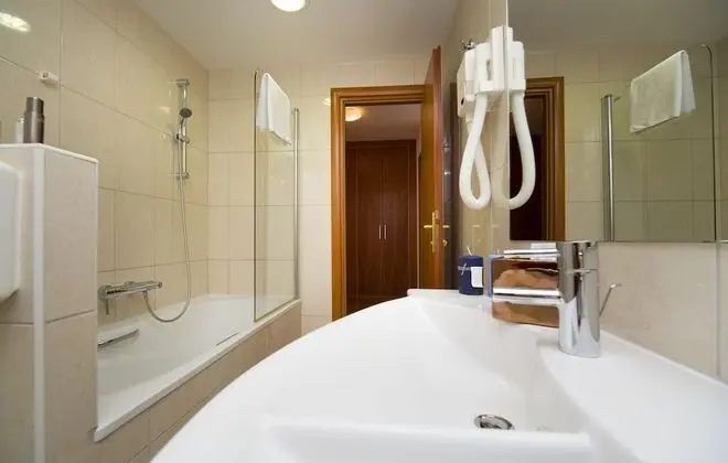 Premier Tek Büyük Yataklı Oda, Balkon, Deniz Manzaralı