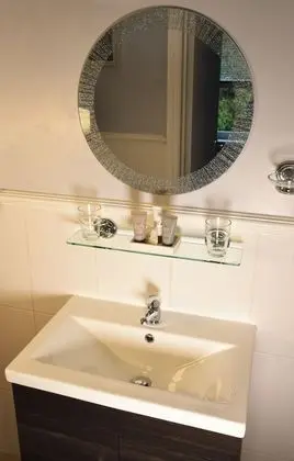 Tek Büyük Yataklı Oda, Banyolu/Duşlu