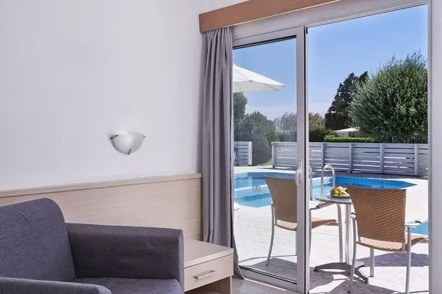 Family Bungalov (Sharing Pool)