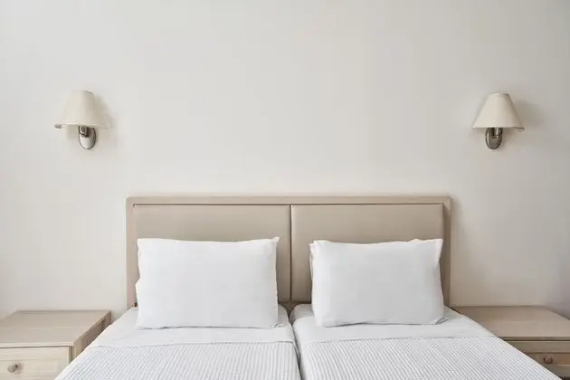 Standard Oda, Ek Bina (Land View)