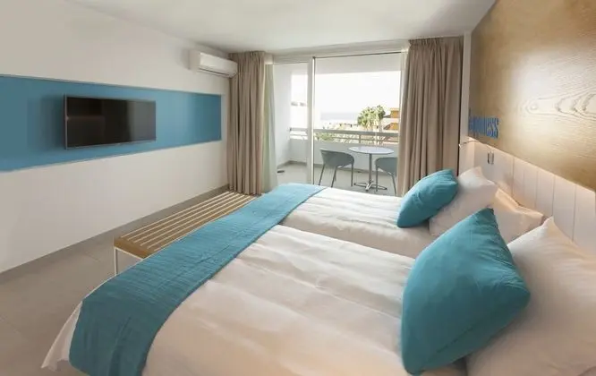 Deluxe Tek Büyük Yataklı Oda (1 Adult)