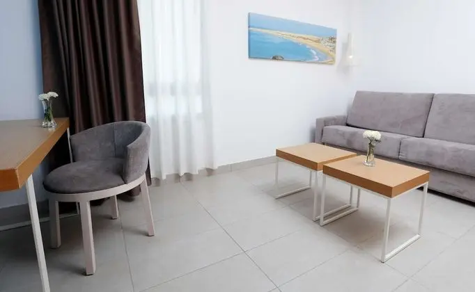 Deluxe Tek Büyük Yataklı Oda (1 Adult)