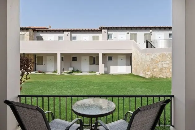 Superior Family Room, Garden View
