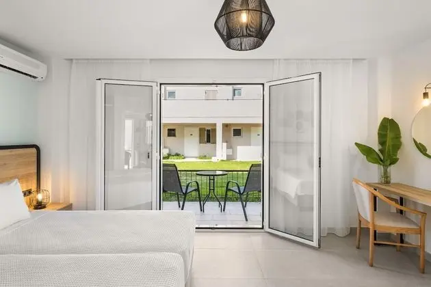 Superior Family Room, Garden View