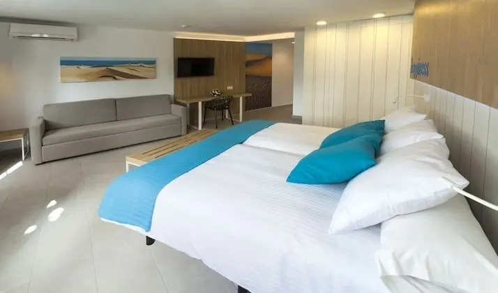 Deluxe Tek Büyük Yataklı Oda (2 Adultos + 1 niño)
