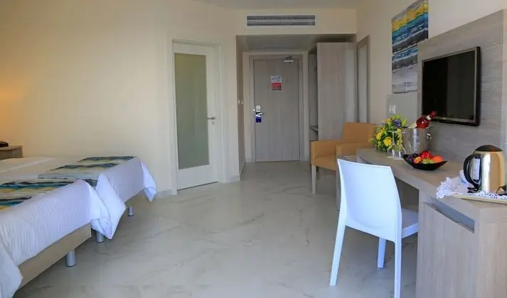 Standard Oda, Balkon, Kısmi Deniz Manzaralı