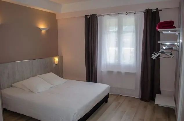 Comfort Tek Büyük Yataklı Oda, 1 Büyük (Queen) Boy Yatak, Özel Banyo, Kısmi Göl Manzaralı