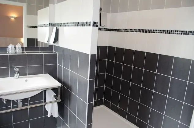 Comfort Tek Büyük Yataklı Oda, 1 Büyük (Queen) Boy Yatak, Özel Banyo, Kısmi Göl Manzaralı