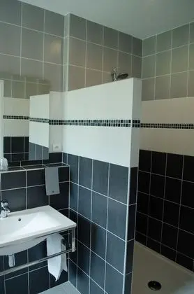 Comfort Tek Büyük Yataklı Oda, 1 Büyük (Queen) Boy Yatak, Özel Banyo, Kısmi Göl Manzaralı
