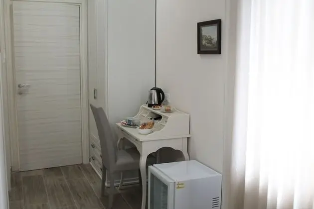 Classic Tek Büyük Yataklı Oda, 1 Büyük (Queen) Boy Yatak, Bahçe Manzaralı (Granatello)