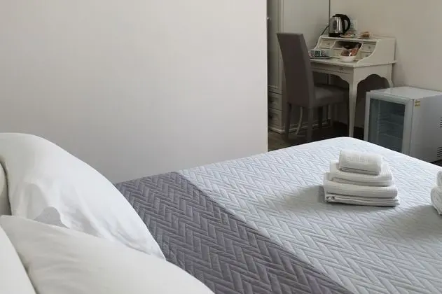 Classic Tek Büyük Yataklı Oda, 1 Büyük (Queen) Boy Yatak, Bahçe Manzaralı (Granatello)