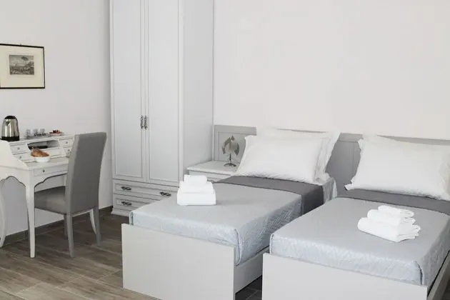 Comfort Üç Kişilik Oda, Avlu Manzaralı (Vesuvio)