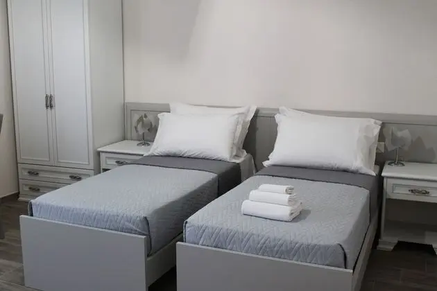 Comfort Üç Kişilik Oda, Avlu Manzaralı (Vesuvio)