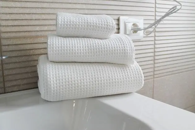 Comfort Üç Kişilik Oda, Avlu Manzaralı (Vesuvio)