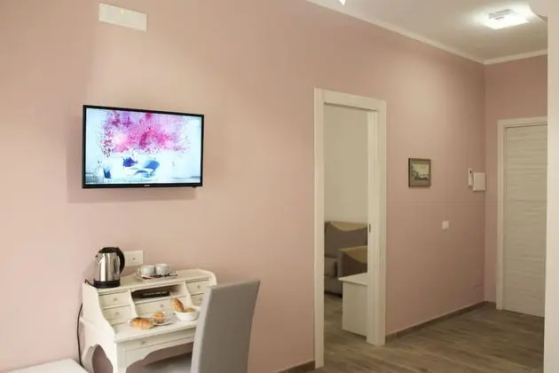 Family Oda, Bahçe Manzaralı (Reggia)