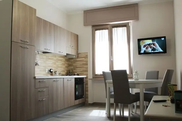 Family Oda, Bahçe Manzaralı (Reggia)