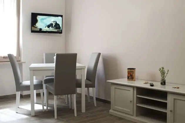 Family Oda, Bahçe Manzaralı (Reggia)