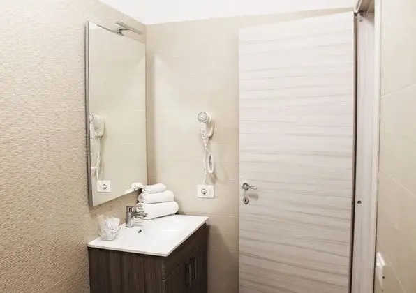 Family Oda, Bahçe Manzaralı (Reggia)