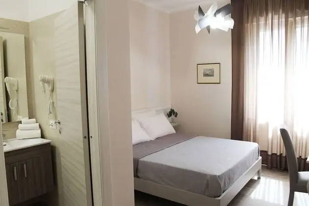 Family Oda, Bahçe Manzaralı (Reggia)