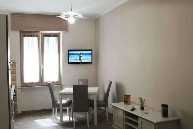 Family Oda, Bahçe Manzaralı (Reggia)