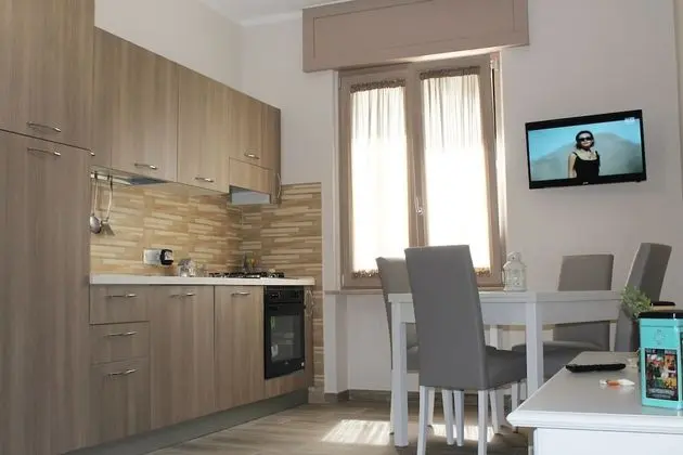 Family Oda, Bahçe Manzaralı (Reggia)