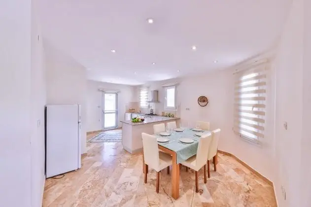 Villa, Deniz veya Orman Manzaralı