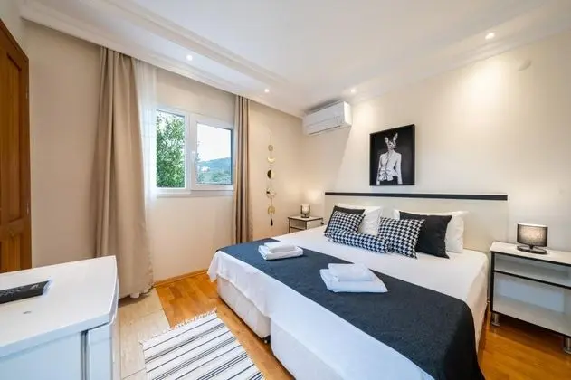 Villa, Deniz veya Orman Manzaralı