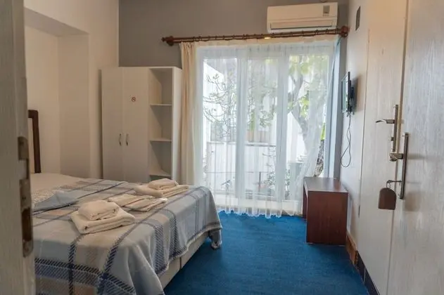 Tek Büyük Yataklı Oda